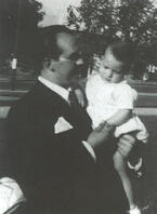 Raúl Zurita junto a su padre